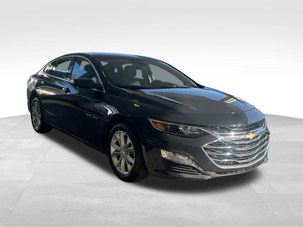 Used 2025 Chevrolet Malibu LT image 2