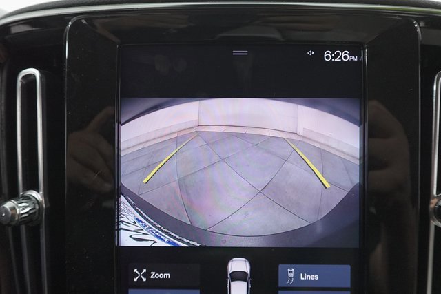 Used 2022 Volvo XC40 T5 Momentum image 22