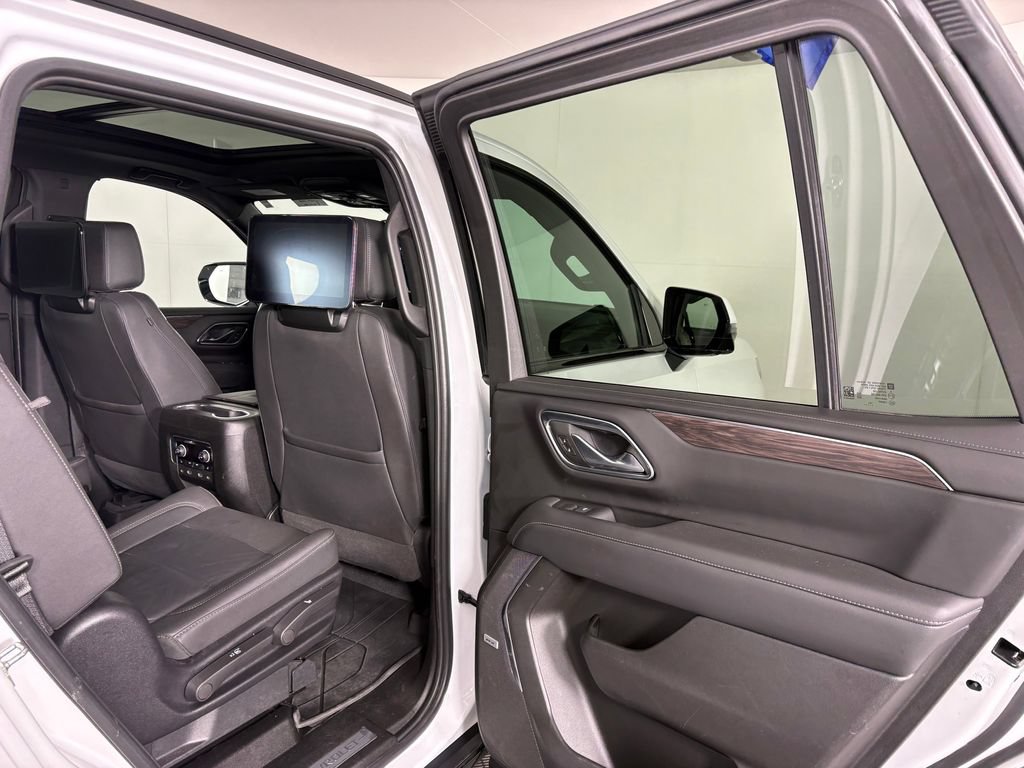 Used 2023 Chevrolet Tahoe Z71 w/ Luxury Package AWD/4WD image 38