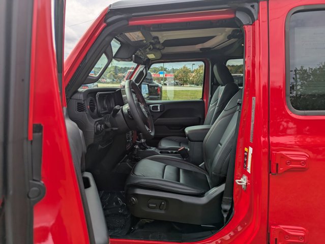 Used 2024 Jeep Wrangler Unlimited Rubicon w/ Technology Group image 14