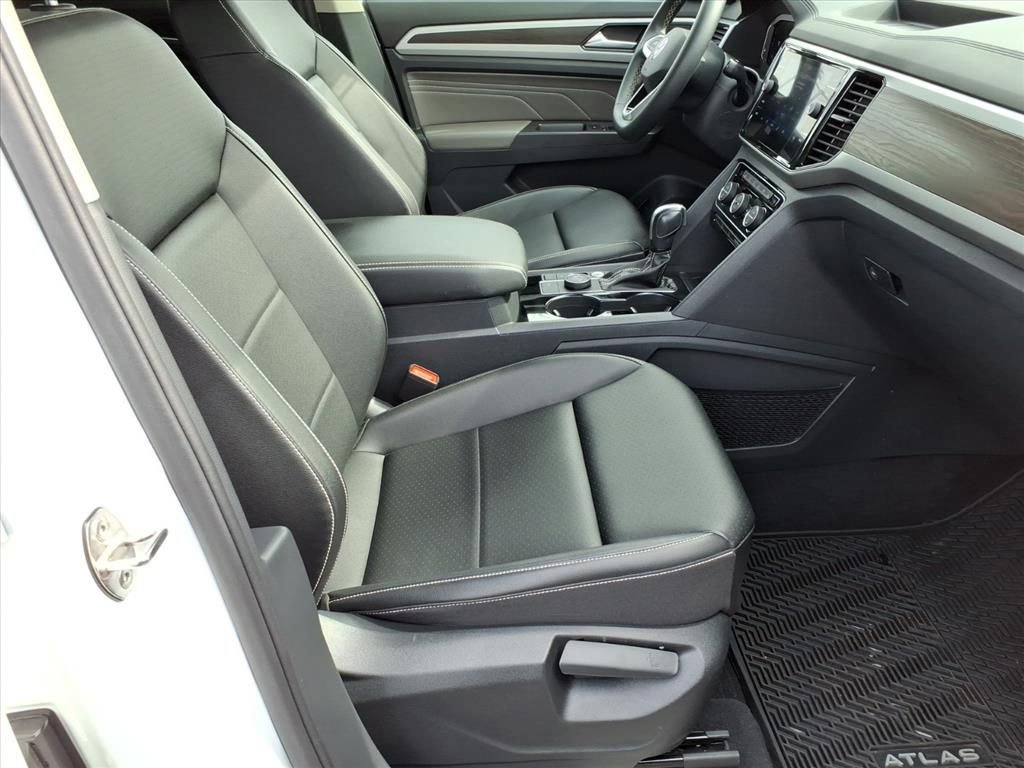Used 2023 Volkswagen Atlas SE image 9