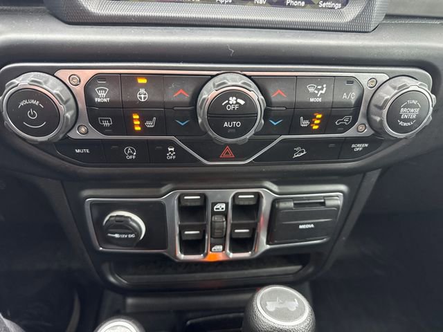 Used 2020 Jeep Wrangler Unlimited Sahara image 24