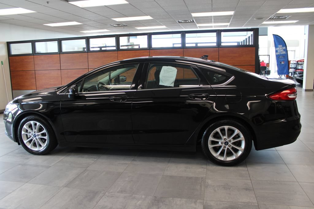 Certified 2020 Ford Fusion SE FWD image 2