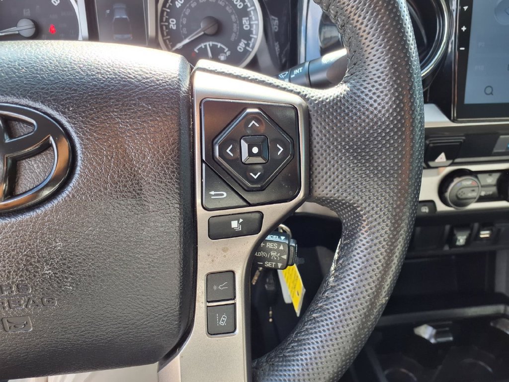 Used 2022 Toyota Tacoma SR5 w/ Technology Package AWD/4WD image 18