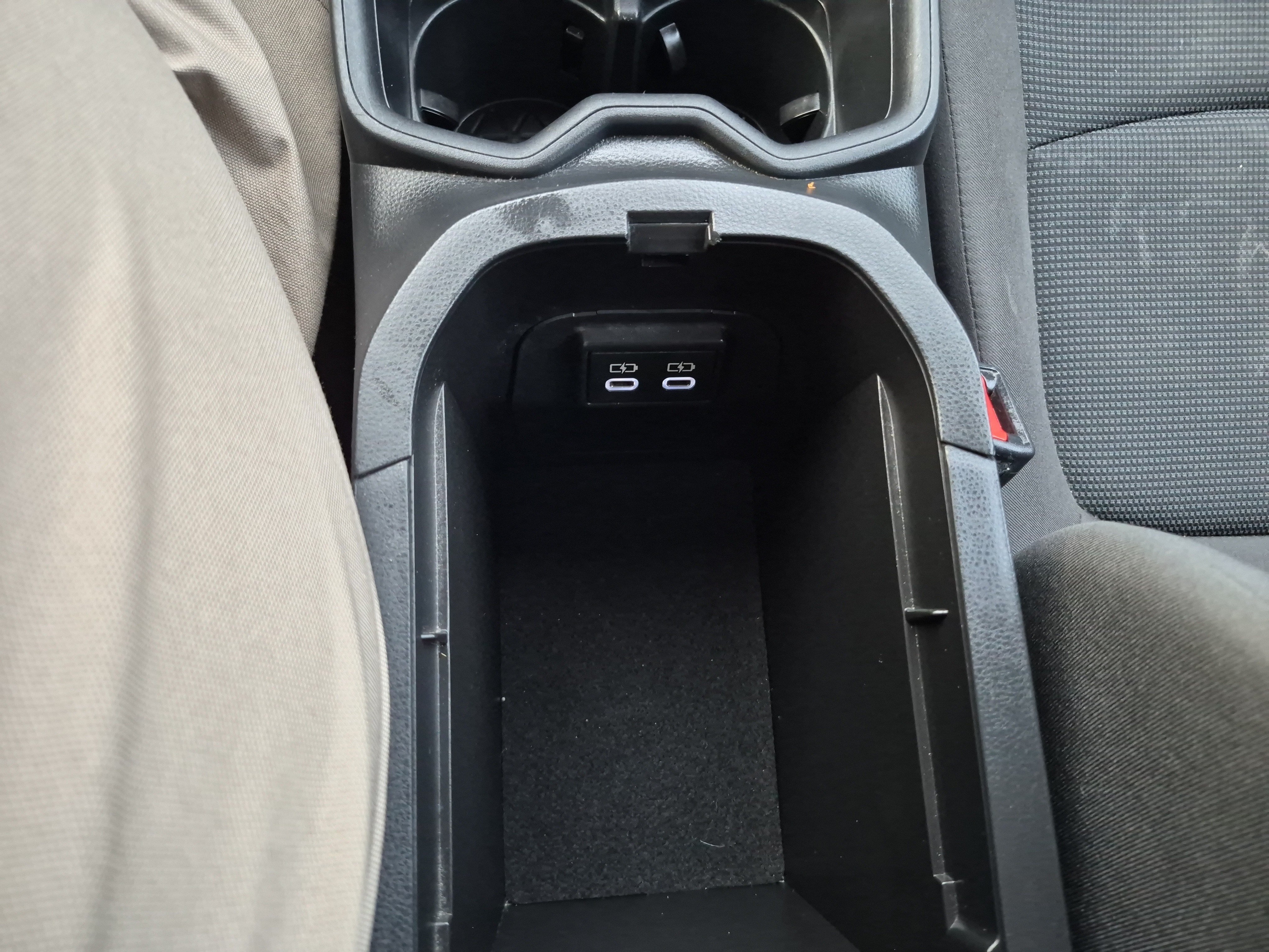 Used 2025 Toyota RAV4 LE FWD image 26