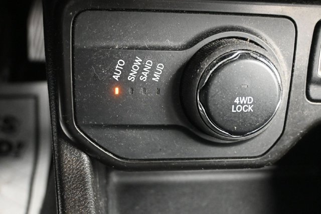 Used 2023 Jeep Renegade Latitude AWD/4WD image 14