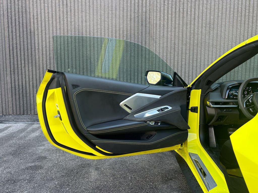 Used 2021 Chevrolet Corvette Stingray Premium Cpe w/ Z51 Performance Package image 14