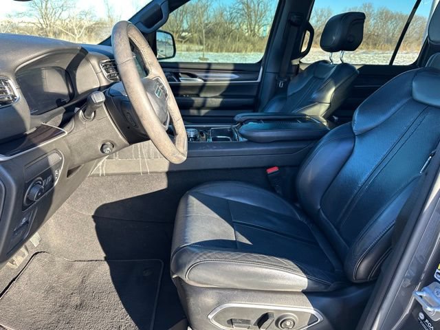 Used 2022 Jeep Wagoneer Series I w/ Premium Group I AWD/4WD image 19