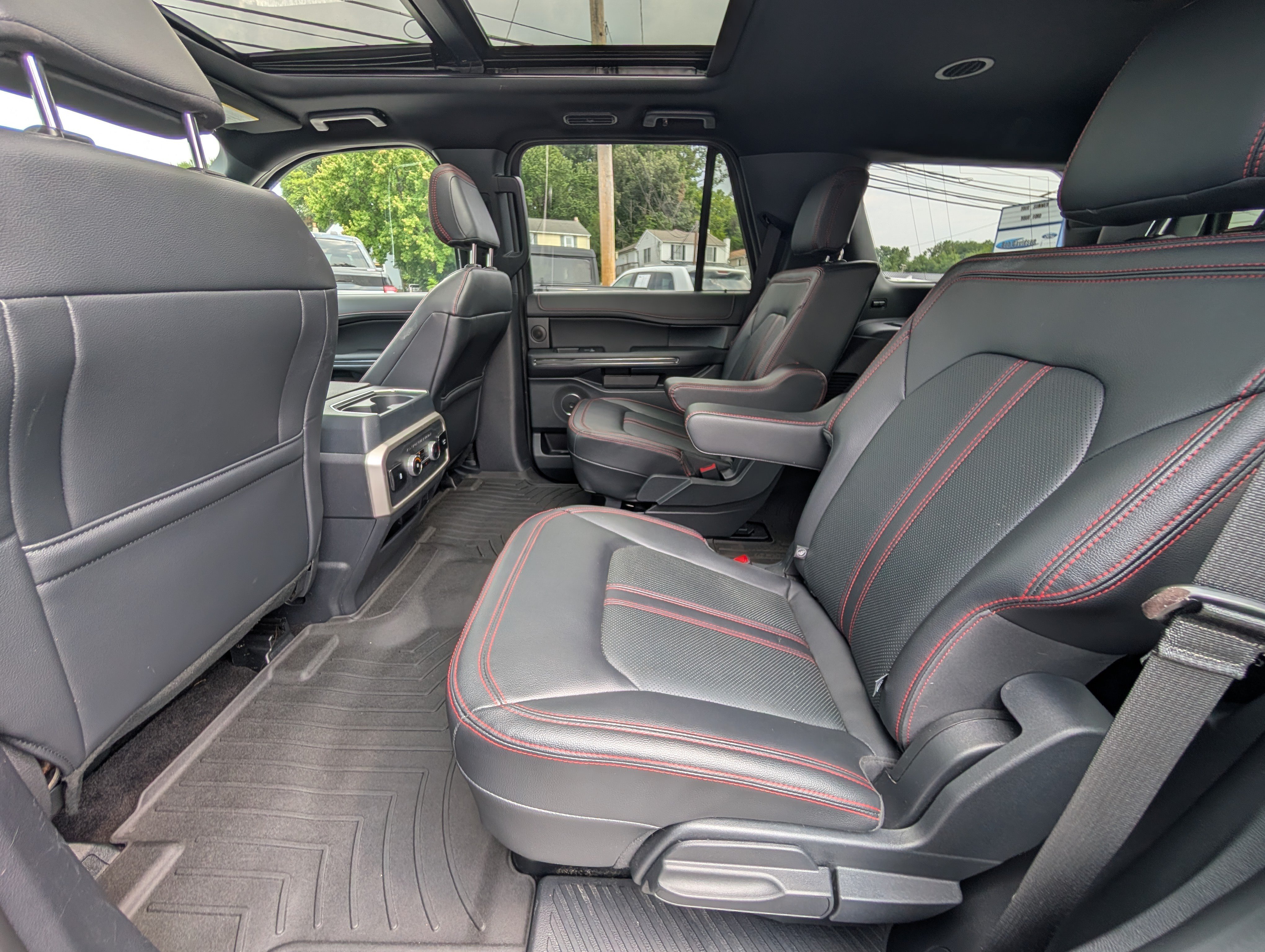 Certified 2023 Ford Expedition Limited AWD/4WD image 18