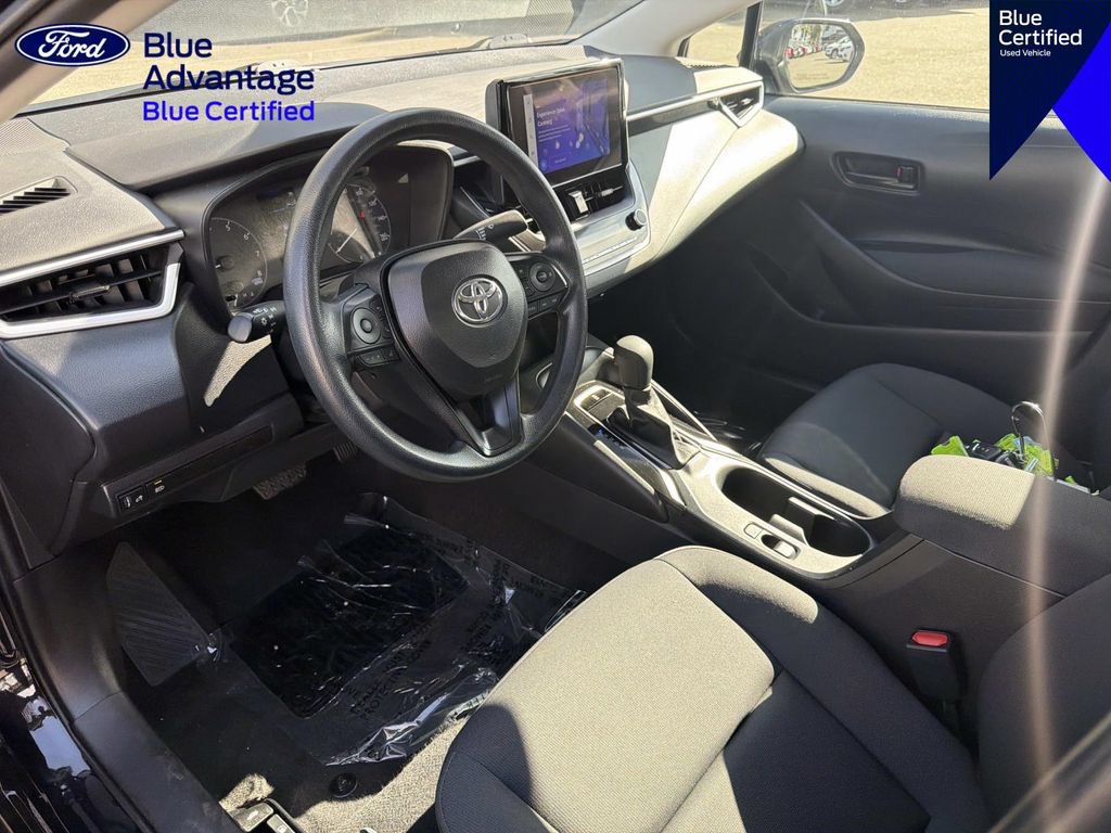 Used 2025 Toyota Corolla LE FWD image 13