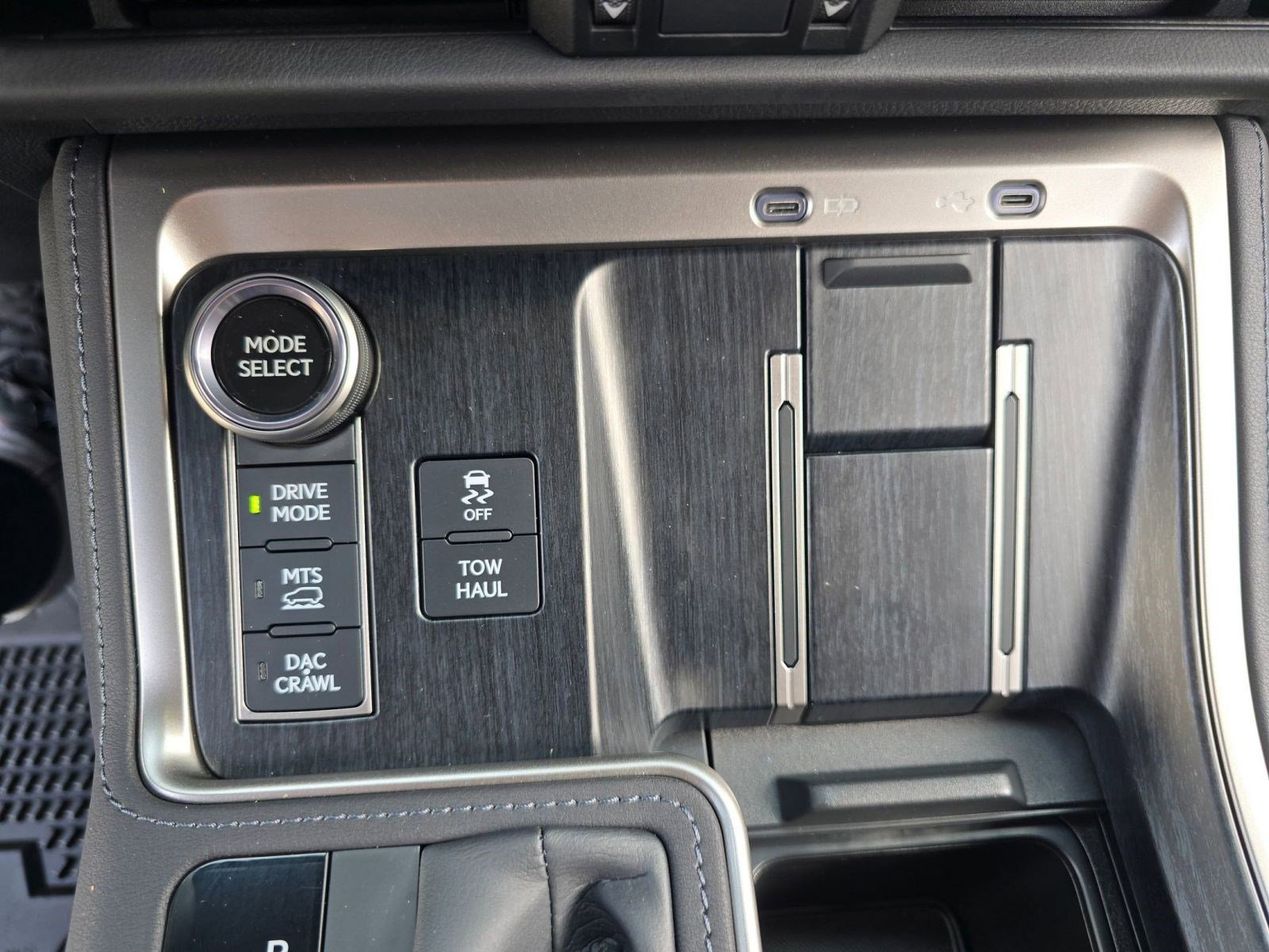 Used 2025 Lexus GX 550 image 30