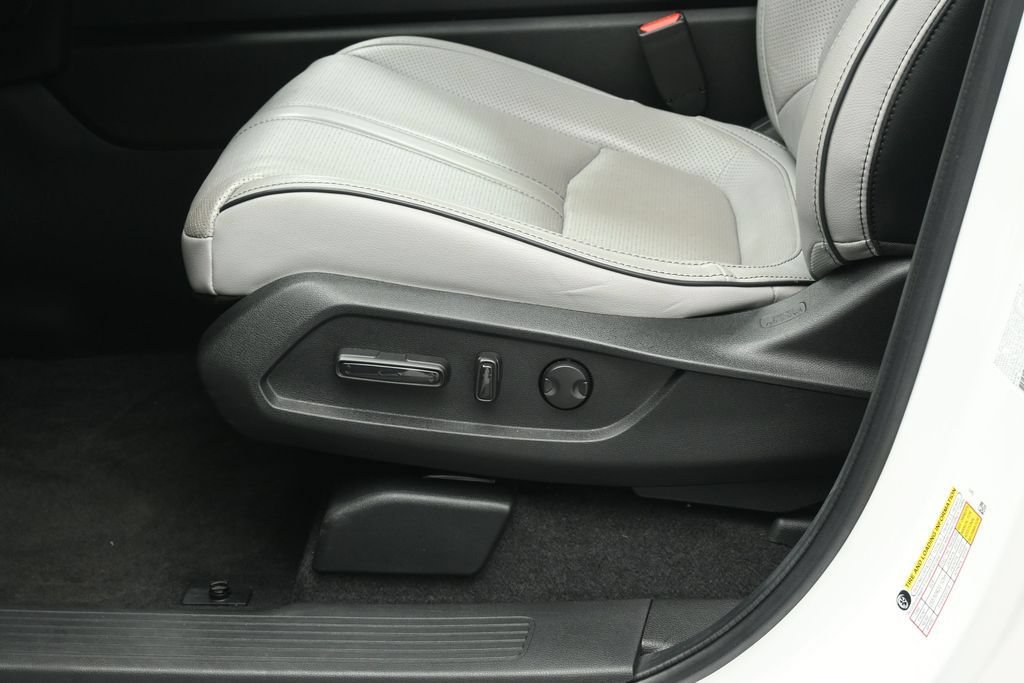 Used 2023 Honda Pilot Elite image 8