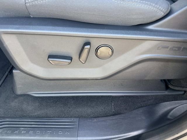 Certified 2025 Ford Expedition Active image 25