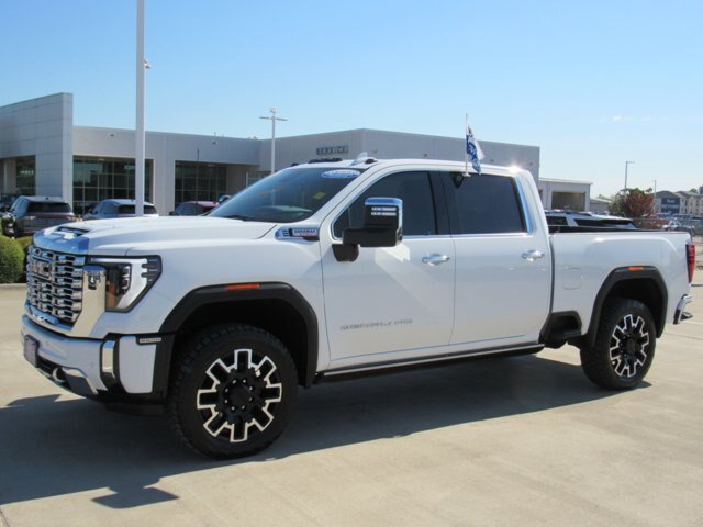 Used 2024 GMC Sierra 2500 Denali w/ Denali Reserve Package AWD/4WD image 3