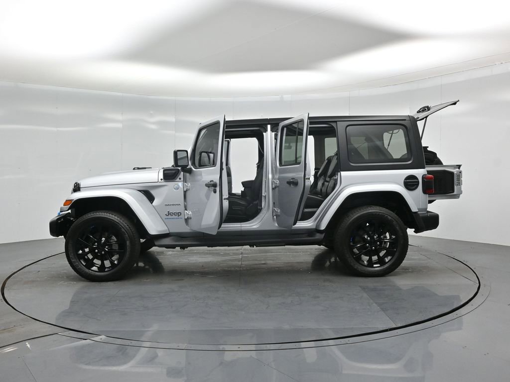 Used 2023 Jeep Wrangler Unlimited Sahara image 35