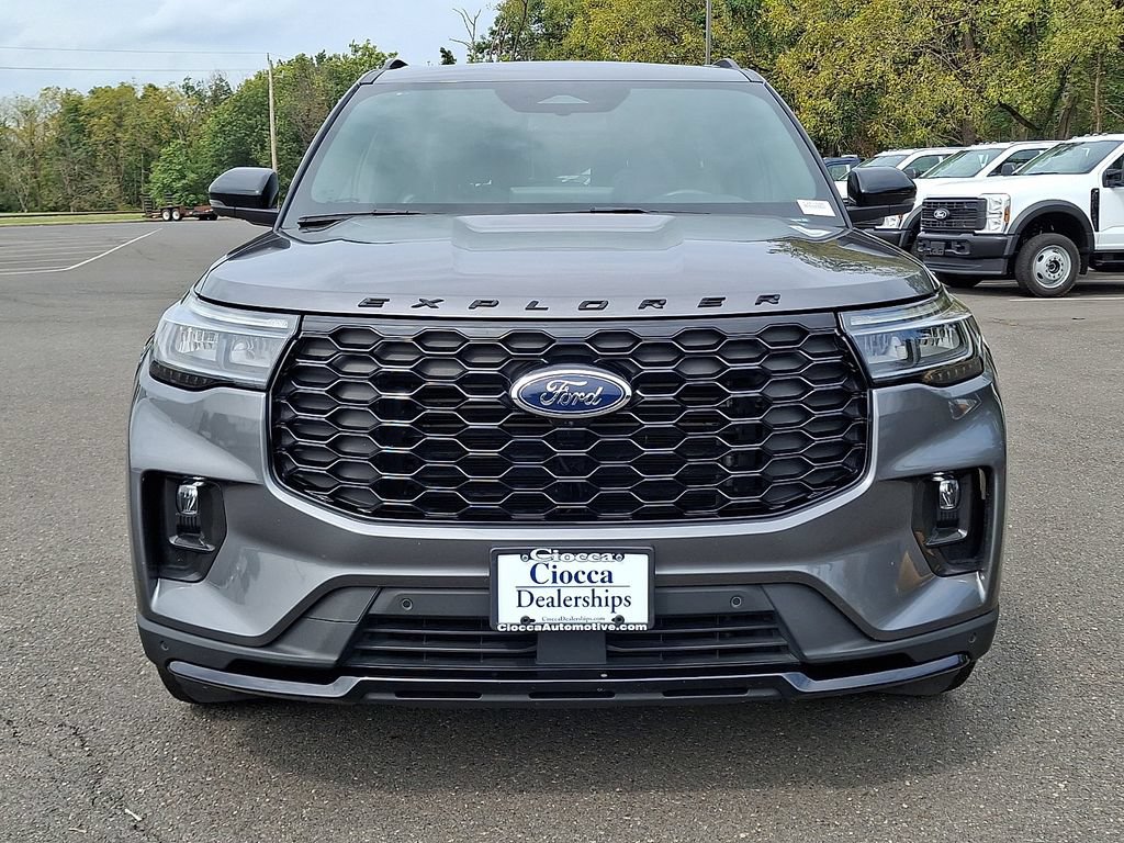 Certified 2025 Ford Explorer ST-Line w/ Premium Package AWD/4WD image 5