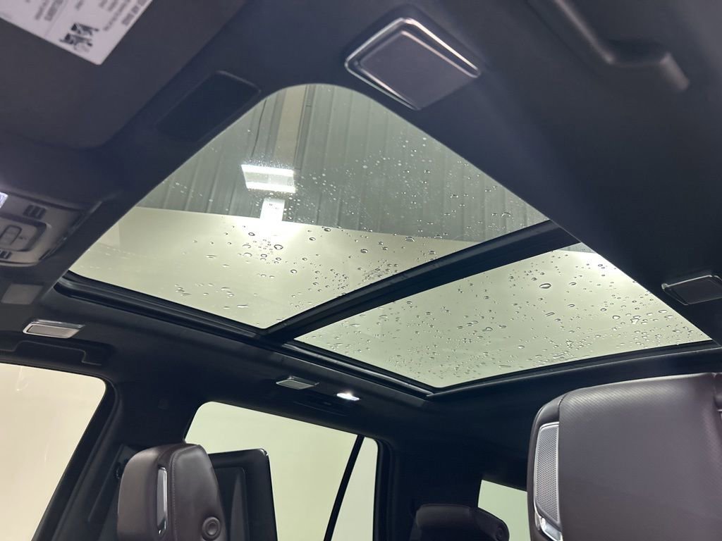 Used 2021 Cadillac Escalade Sport Platinum w/ LPO, ONYX Package image 31