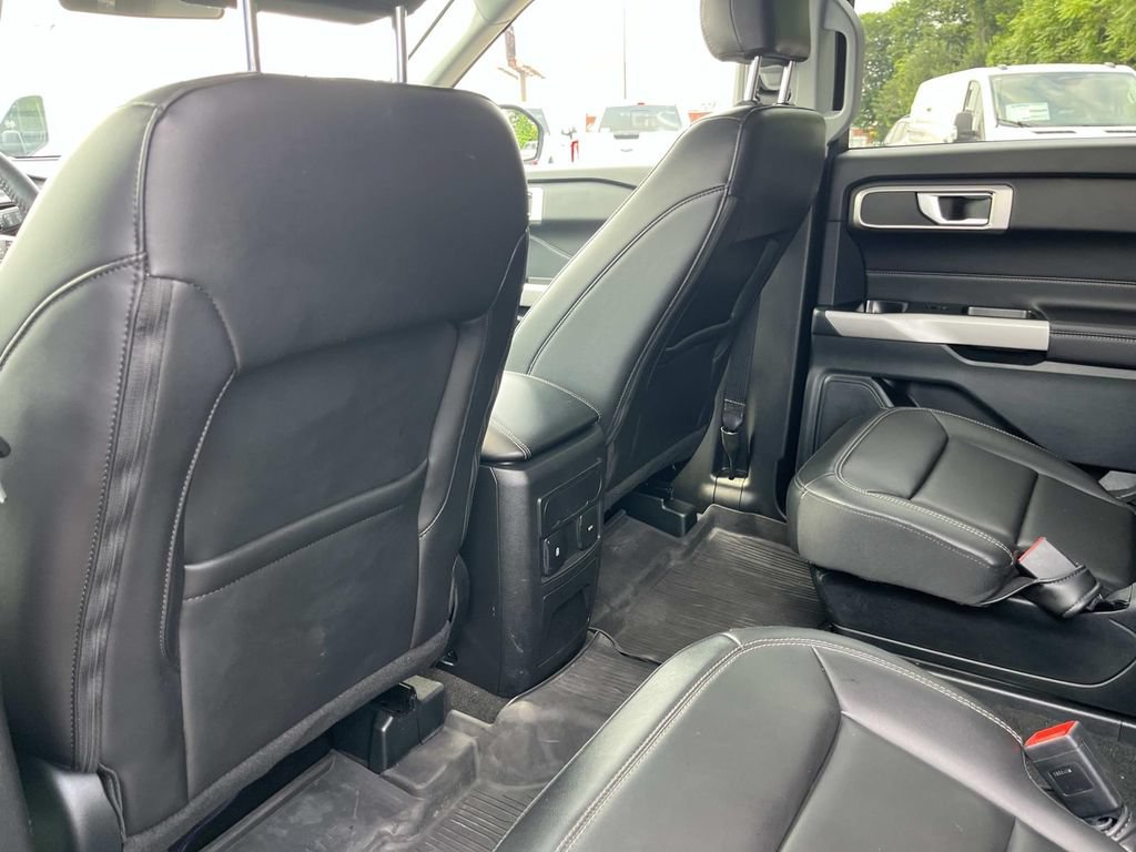 Certified 2024 Ford Explorer XLT w/ Equipment Group 202A AWD/4WD image 24