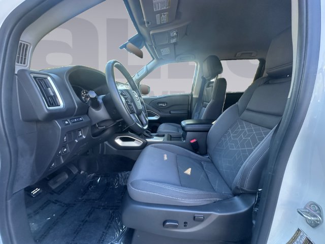 Used 2025 Nissan Frontier SV w/ SV Convenience Package AWD/4WD image 10