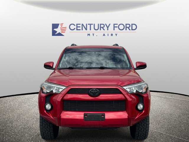 Used 2018 Toyota 4Runner SR5 AWD/4WD image 3