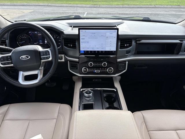Certified 2024 Ford Expedition XLT RWD image 16