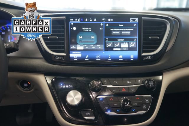 Used 2023 Chrysler Pacifica Touring-L FWD image 23