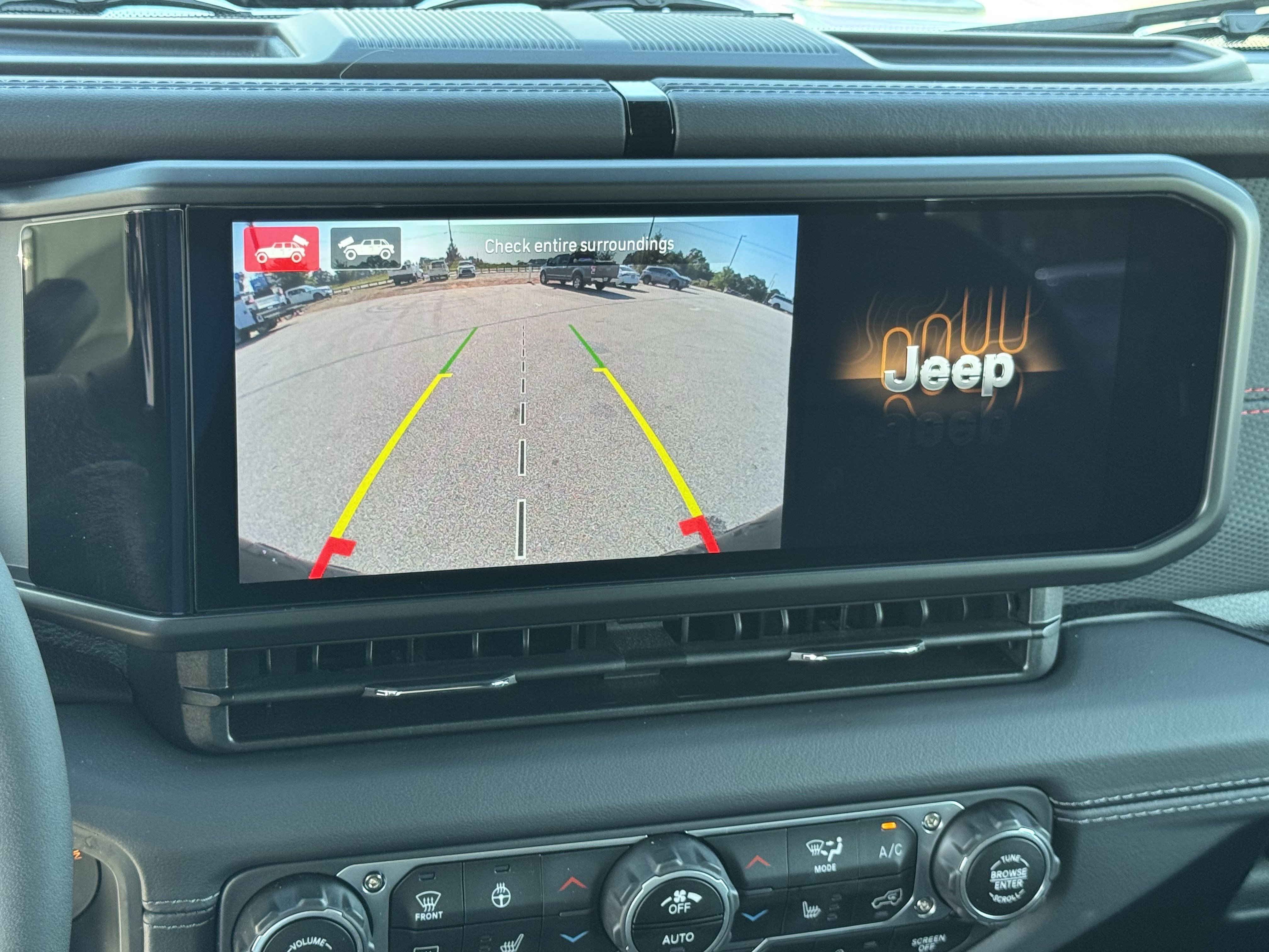 Used 2024 Jeep Wrangler Unlimited Rubicon AWD/4WD image 30