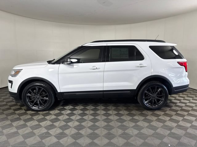 Certified 2019 Ford Explorer XLT w/ Equipment Group 202A AWD/4WD image 6
