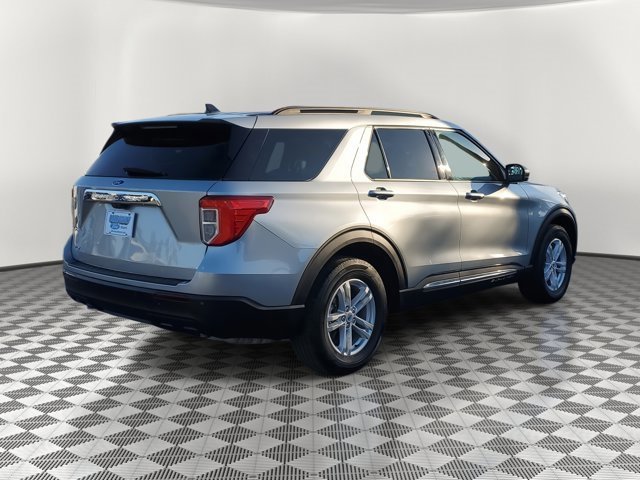 Certified 2023 Ford Explorer XLT image 3