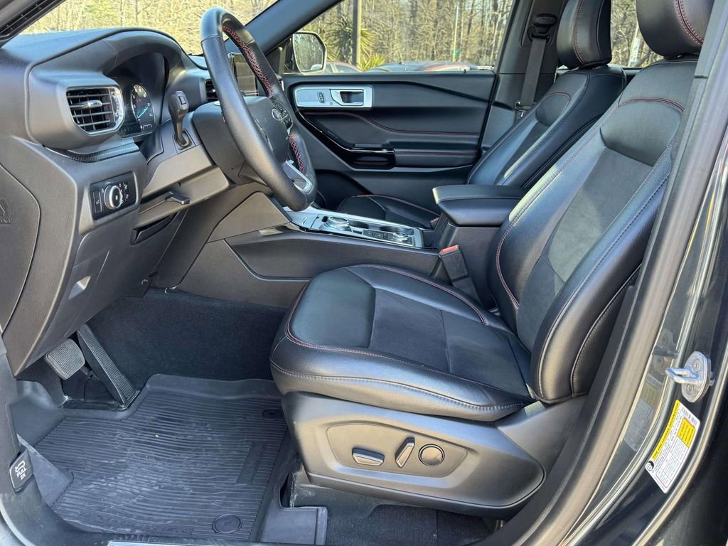 Certified 2023 Ford Explorer ST-Line w/ Class IV Trailer Tow Package image 24