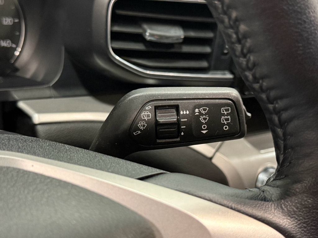 Certified 2022 Ford Explorer XLT w/ Equipment Group 202A image 15