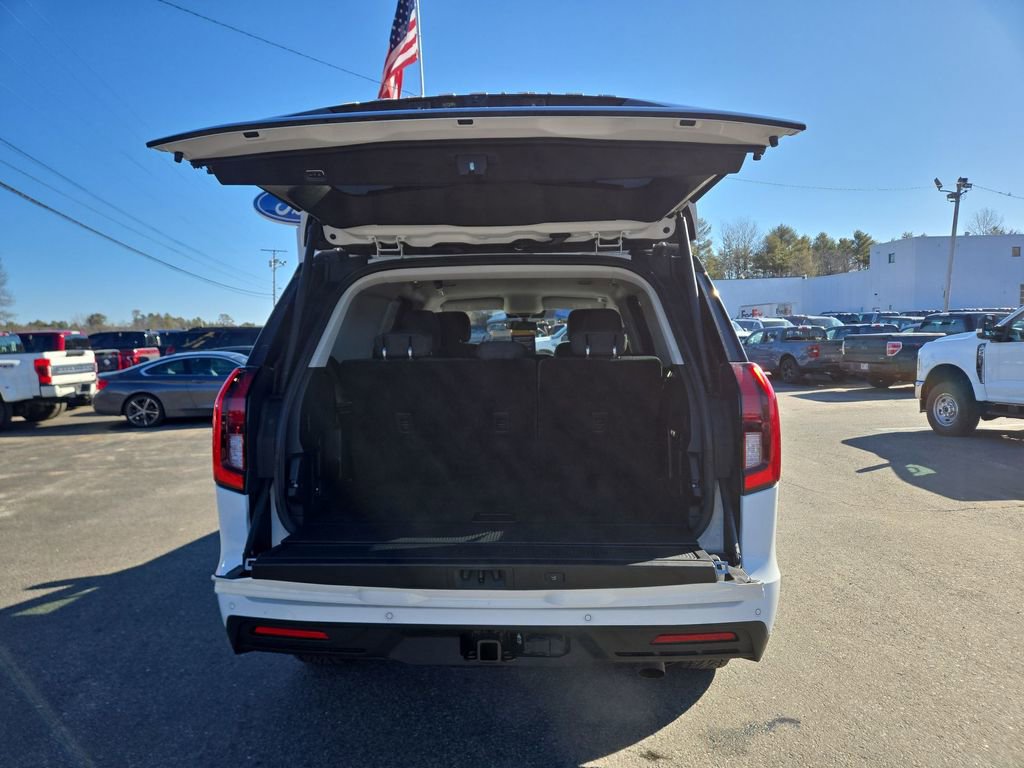 Certified 2025 Ford Expedition Active AWD/4WD image 3