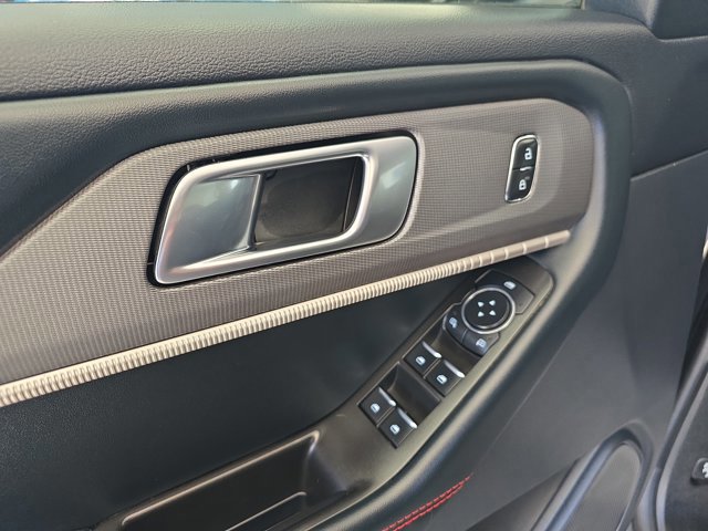 Certified 2025 Ford Explorer ST-Line image 8