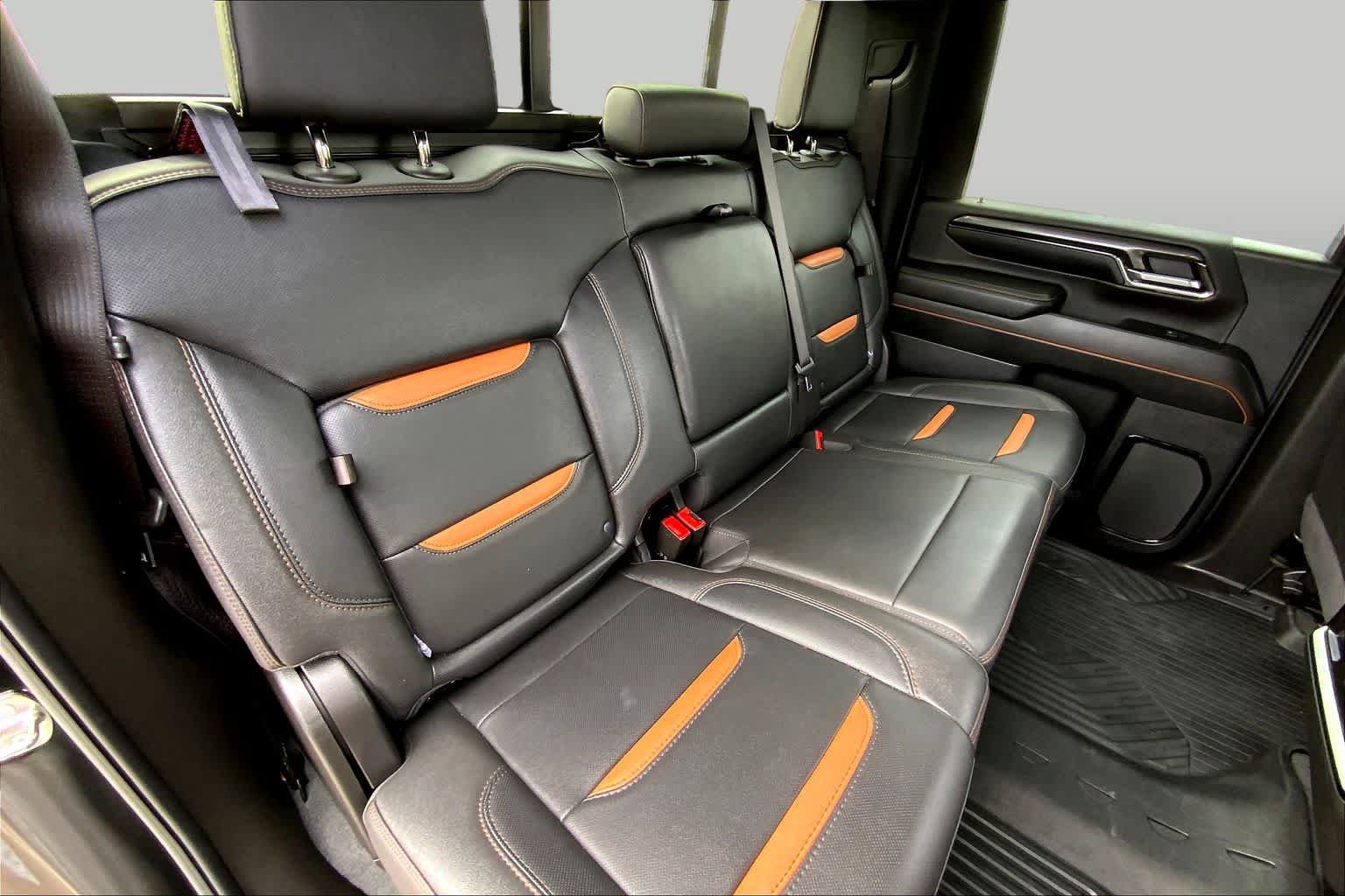 Used 2024 GMC Sierra 2500 AT4 w/ AT4 Premium Plus Package AWD/4WD image 18