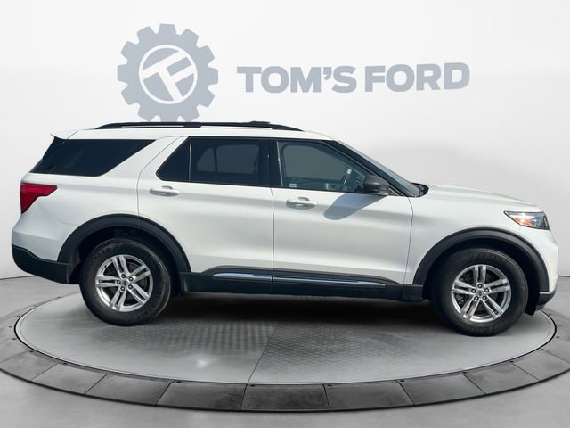 Certified 2022 Ford Explorer XLT w/ Equipment Group 202A AWD/4WD image 8