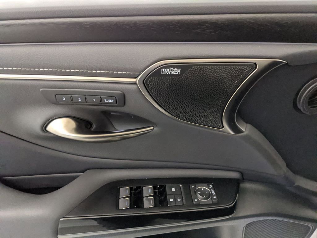 Used 2024 Lexus ES 350 Luxury w/ Accessory Package (Z1) image 14
