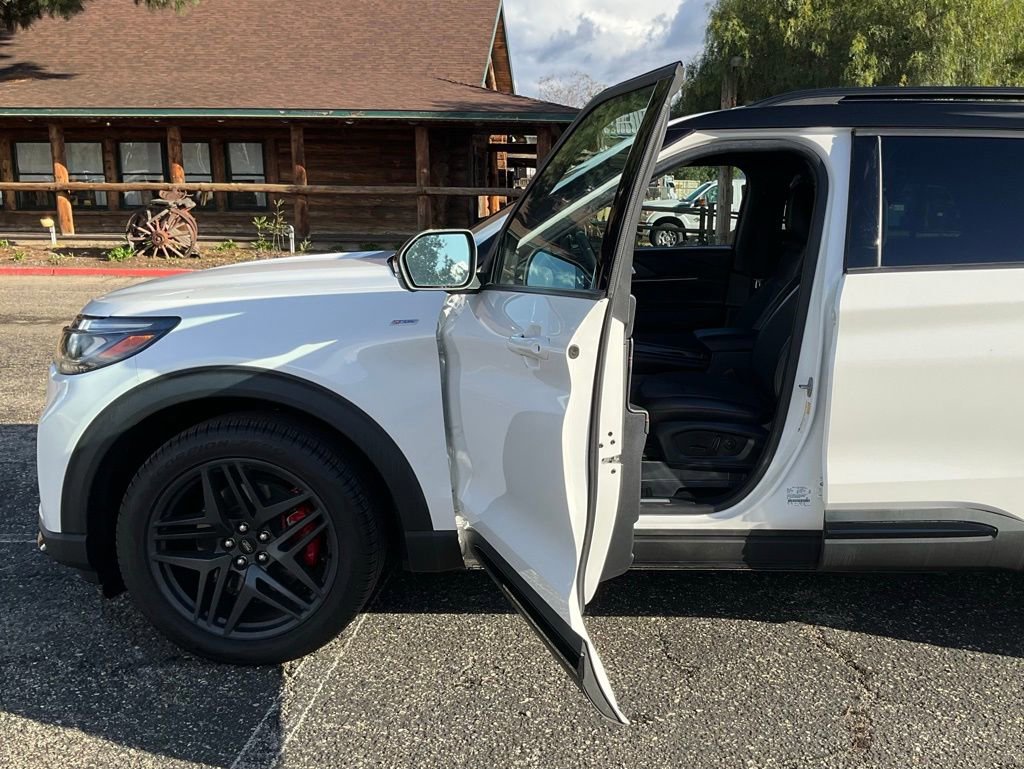 Certified 2025 Ford Explorer ST-Line w/ Premium Package image 48