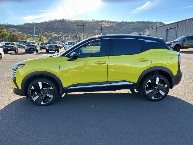 Used 2025 Nissan Kicks SR FWD image 11