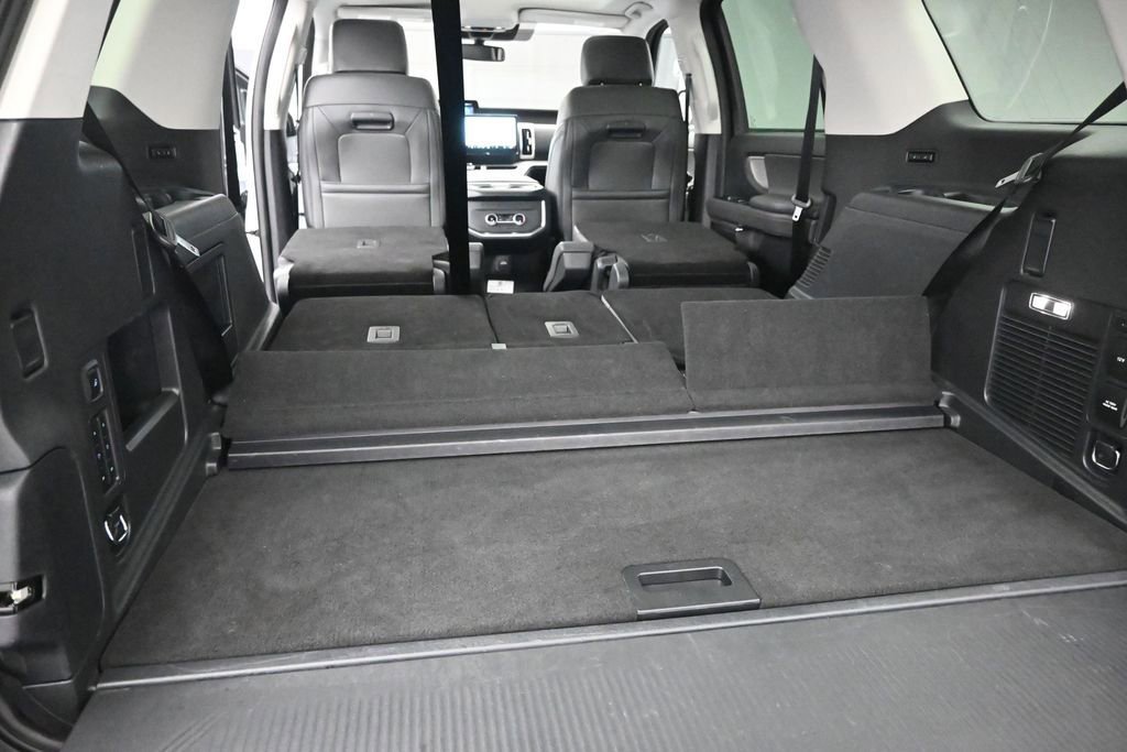Certified 2025 Ford Expedition Active AWD/4WD image 11