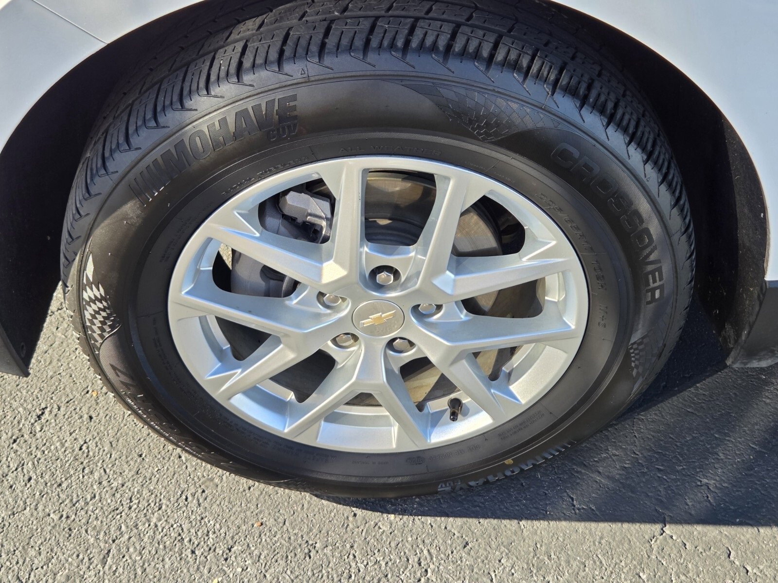 Used 2022 Chevrolet Equinox LS w/ LS Convenience Package image 9