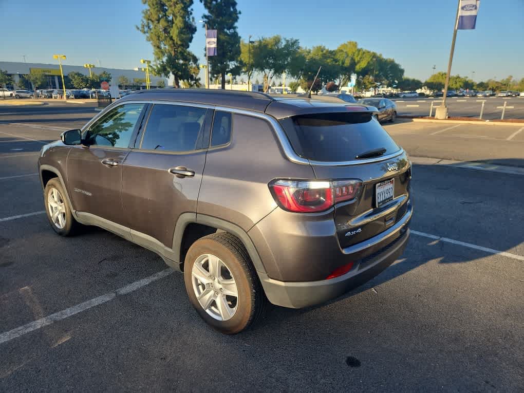 Used 2022 Jeep Compass Latitude w/ Convenience Group AWD/4WD image 5