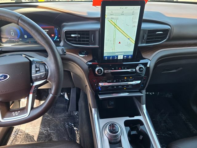 Certified 2022 Ford Explorer King Ranch w/ Premium Technology Package AWD/4WD image 18