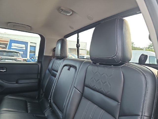Used 2022 Nissan Frontier SV w/ SV Premium Package AWD/4WD image 15
