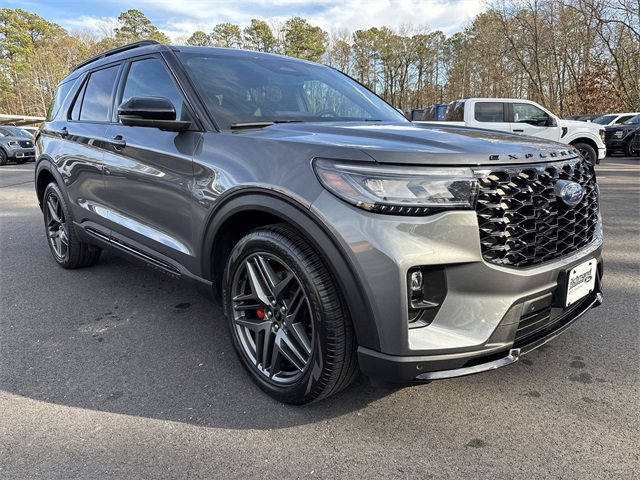 Certified 2025 Ford Explorer ST image 8