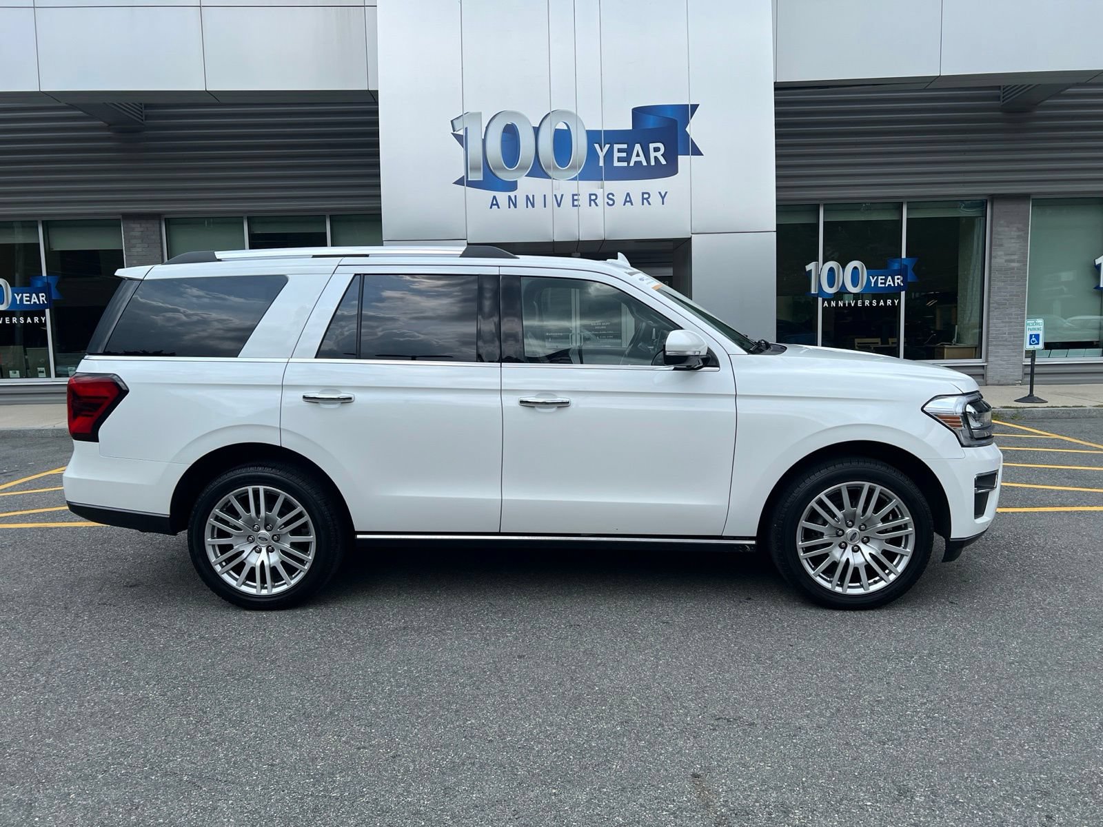 Certified 2024 Ford Expedition Limited AWD/4WD image 7