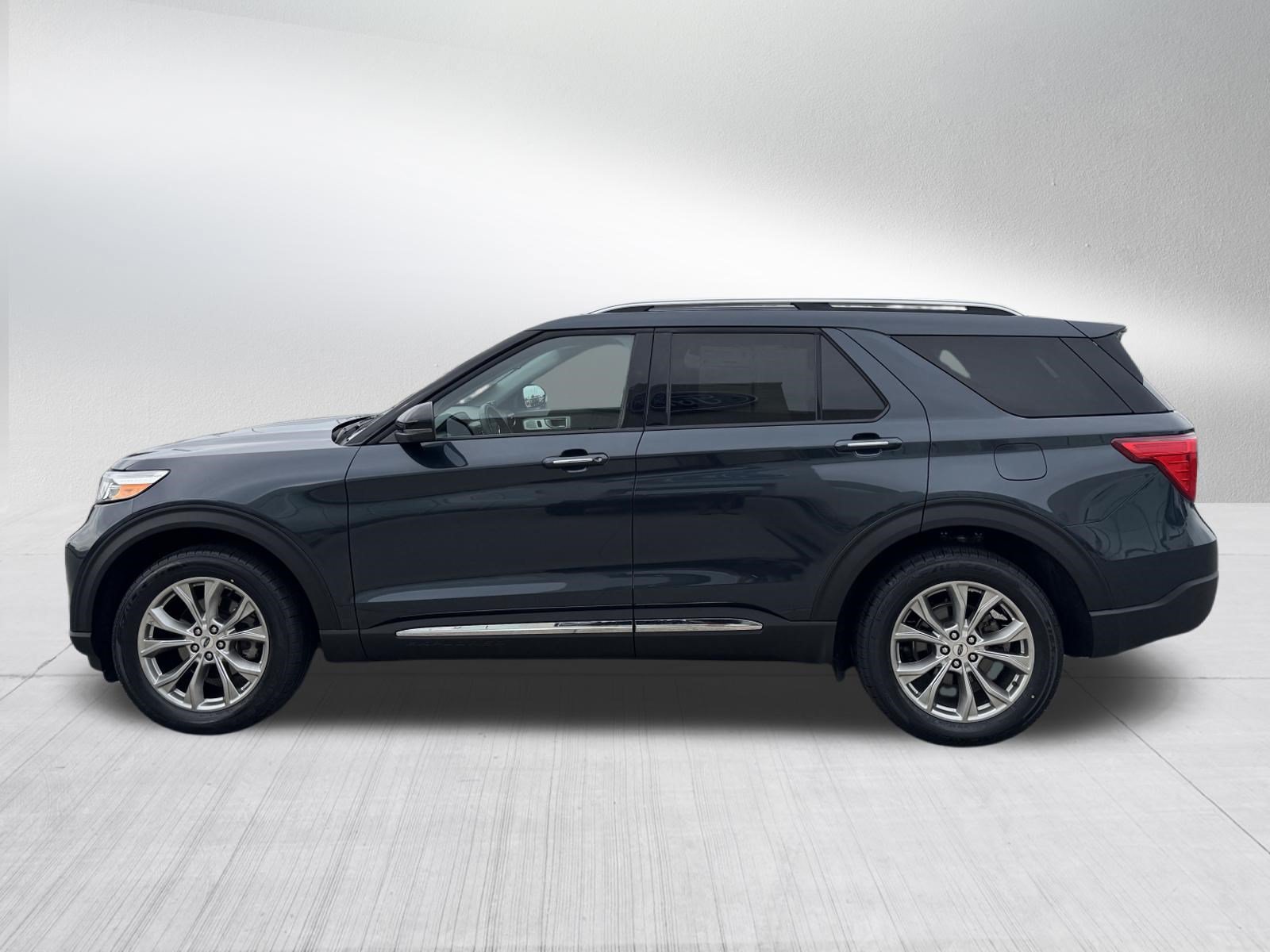 Certified 2024 Ford Explorer Limited w/ Limited Technology Package AWD/4WD image 4