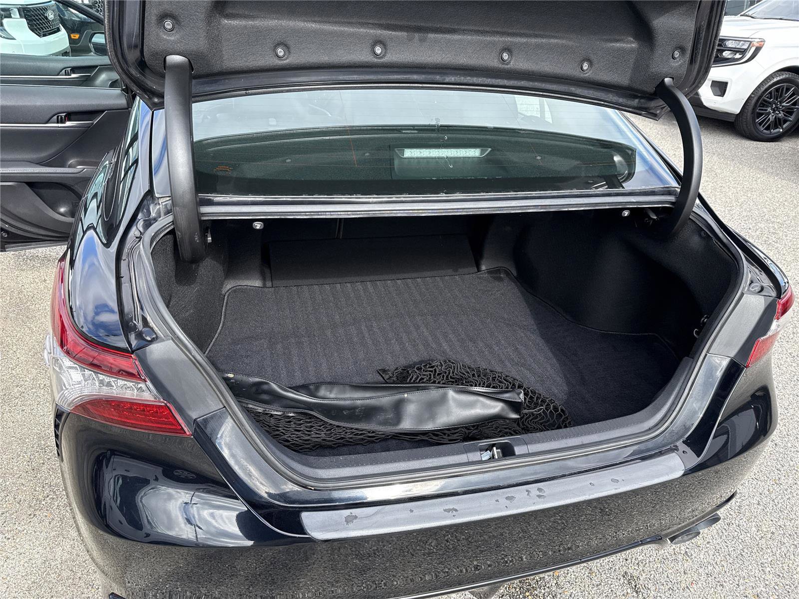 Used 2021 Toyota Camry XSE image 27