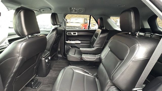 Certified 2022 Ford Explorer XLT w/ Equipment Group 202A image 23
