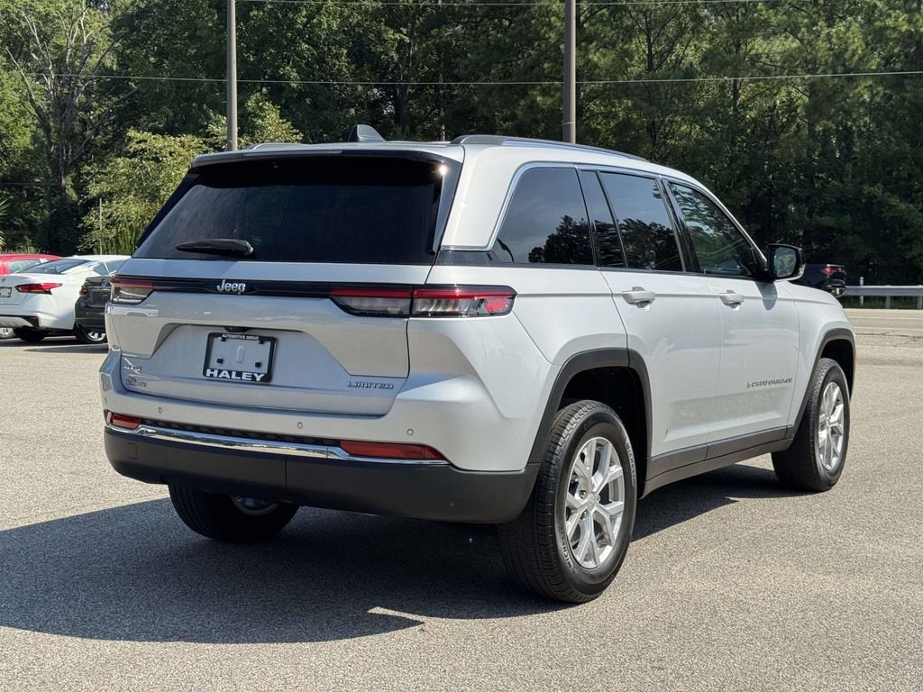 Used 2023 Jeep Grand Cherokee Limited AWD/4WD image 22