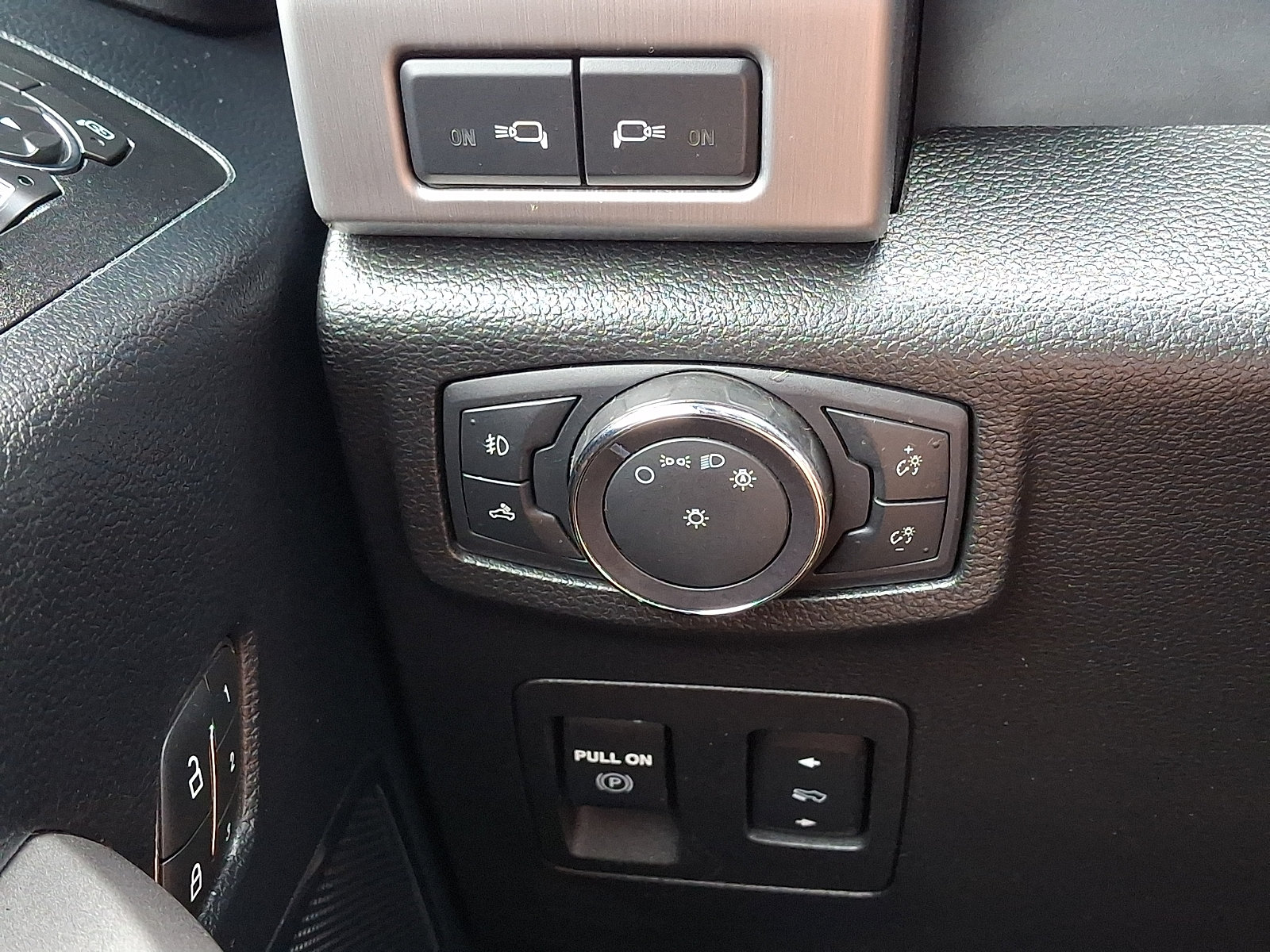 Certified 2020 Ford F150 Platinum w/ Equipment Group 701A Luxury AWD/4WD image 29